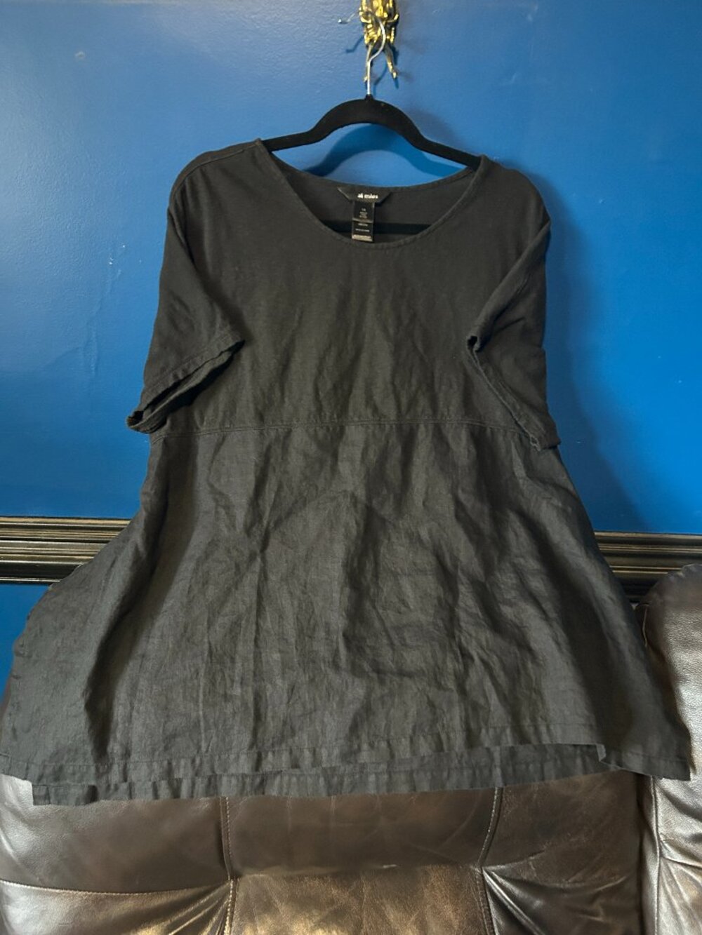 Ali Miles black cotton linen short sleeve top flared pointed hem 1X goth summer